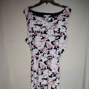 Lovely Floral Dress – Size XL